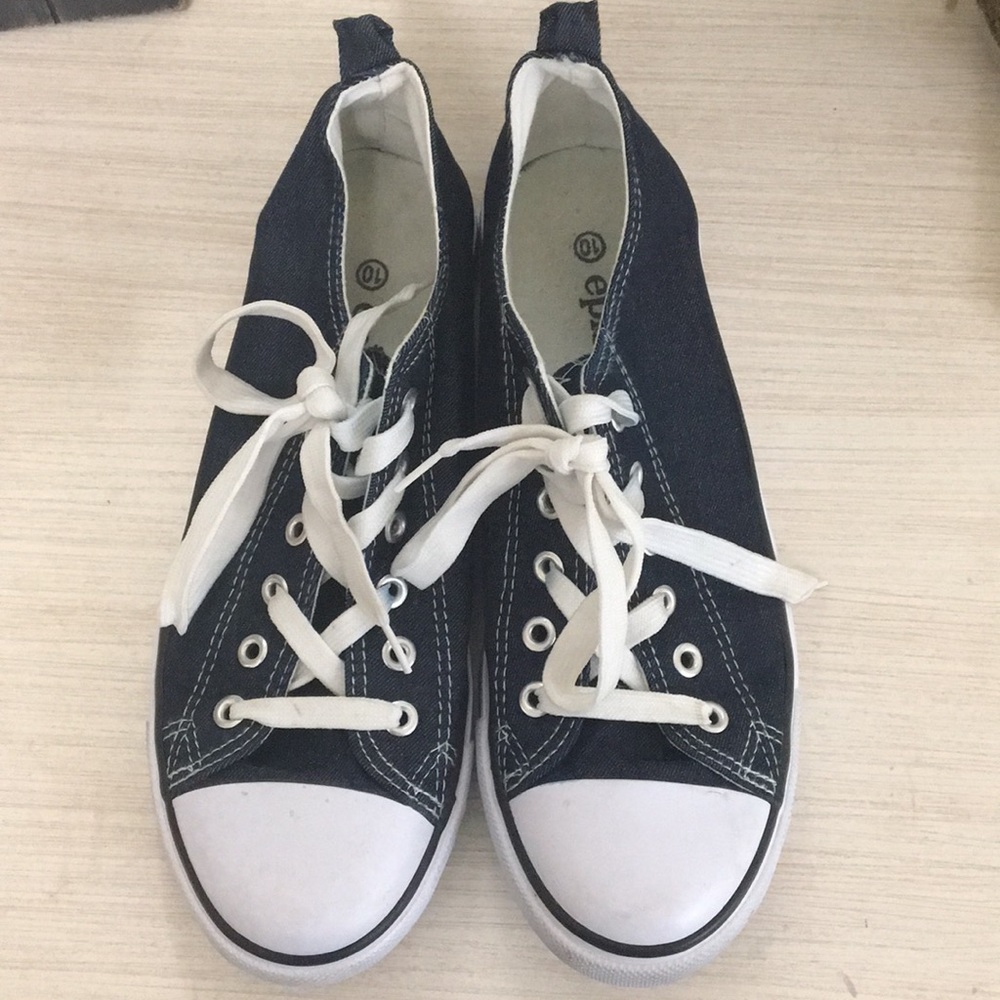 Converse style shoes.